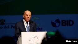 美國商務部長羅斯2018年4月12日在拉美工商領袖峰會上發言（路透社）