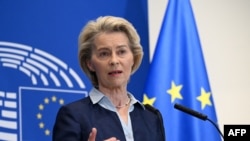 资料照片：欧盟委员会主席冯德莱恩在布鲁塞尔举行的记者会上讲话。(2024年4月10日）