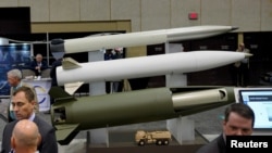 洛克希德·馬丁公司在一個展銷會上展示其生產的幾款導彈。 （2023年3月28日）