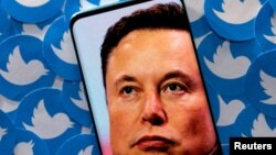 埃隆·馬斯克和推特標籤示意圖（路透社）