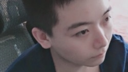 牛腾宇在电脑前操作 （牛腾宇母亲提供图片）