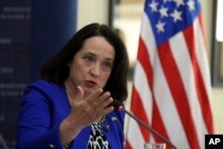 美國駐薩爾瓦多大使吉恩·曼內斯