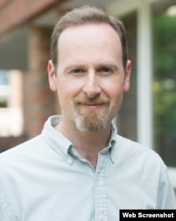 达特茅斯学院政府问题教授副教授史蒂芬·布鲁克斯 （达特茅斯学院网站）