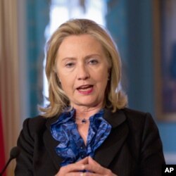 国务卿克林顿发表讲话