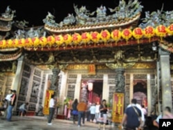 夜晚的大甲镇澜宫