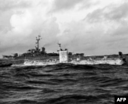 特里亚斯特号在深潜之前