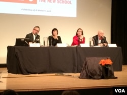 讨论会现场，左一为伊桑•科恩，右一为科恩的父亲、纽约大学法学院教授孔杰荣（美国之音 方冰拍摄）