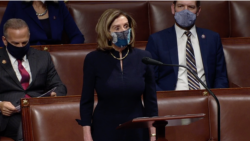 美國國會眾議院議長佩洛西（House Speaker Nancy Pelosi, D-CA）2021年1月13日在院會發言，支持彈劾特朗普總統。