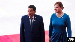 菲律賓前總統杜特蒂與女兒-菲律賓副總統薩拉·杜特爾特（Sara Duterte）。