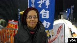 「保衛香港自由聯盟」發起人何芝君認為「倒梁」運動的反應不算冷淡