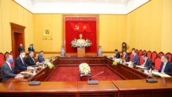 美國蓬佩奧與越南公安部長蘇林2020年10月30日在河內舉行會談（越南新聞社照片）