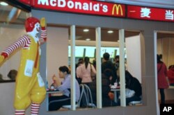 北京麦当劳餐厅顾客多