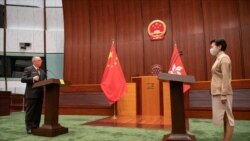 新一屆香港立法會議員宣誓就職儀式，首次由特首林鄭月娥監誓， 議事廳首次將香港特區區徽改為中華人民共和國國徽， 最資深議員張宇人被安排第一位宣誓。(香港立法會圖片)