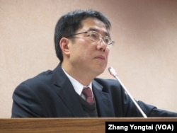 台灣在野黨民進黨立委黃偉哲 (美國之音張永泰拍攝)