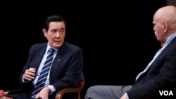 马英九在纽约亚洲协会与孔杰荣对谈（美国之音方冰、章真）