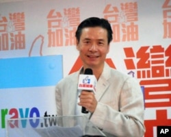 King Pu-tsung, Executive director of President Ma's campaign office 马英九竞选办公室执行长 金溥聪