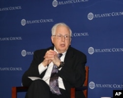 美國前駐華大使芮效儉