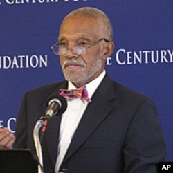 华盛顿特区大学法律系教授布蓝登