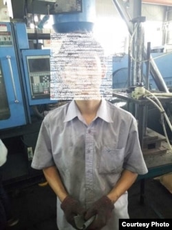 一名学生工在卓力代工厂车间 (中国劳工观察提供)