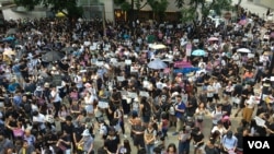 香港市民星期天继续抗议