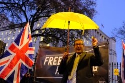 “香港监察”行政总裁 罗哲斯 （Benedict Rogers）（摄影：美国之音郑乐捷）