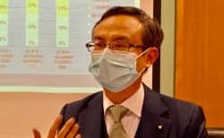 医学界立法会议员陈沛然批评修改选委会选举制度是民主倒退，部分界别议席减少，民意反映相当有限 (美国之音/汤惠芸)