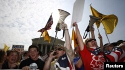 反對健保法案的民眾