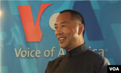 郭文贵接受美国之音采访 （美国之音方冰拍摄）