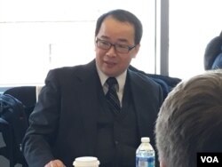 淡江大學教授陳文政 (美國之音鍾辰芳拍攝)