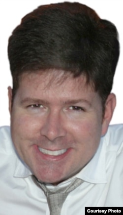 加州政治漫画家布莱恩·法灵顿(Brian Fairrington)