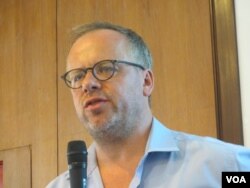 無國界記者秘書長德瓦勒（美國之音張永泰拍攝）