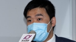 民主思路联席召集人(研究)潘学智表示，有3成受访者表示有意移民， 对比以往的调查是有所增加，但他认为与真正移民的人数相差甚远 （美国之音/汤惠芸）