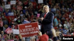 特朗普2018年10月6日在堪薩斯州參加政治集會（路透社）