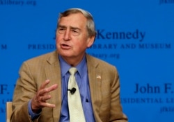 哈佛大学教授格雷厄姆·埃里森(Graham Allison)在波士顿的一次活动中讲话（2013年2月5日）