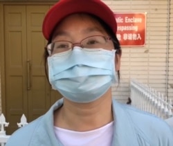 韋華穎告訴美國之音，她不打算再回中國。圖為她2020年6月聲援王炳章資料照。（美國之音）