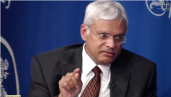 卡內基國際和平基金會高級研究員特利斯在美國亞洲協會在紐約舉行的“向川普總統建言亞洲政策”討論會上(亞洲協會圖片，2016年11月10日)