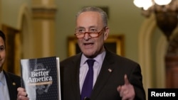 参议院民主党领袖舒默2019年3月12日对政府2020财年预算发表评论（路透社）