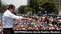 瓜伊多在反馬杜羅的集會上對支持者講話