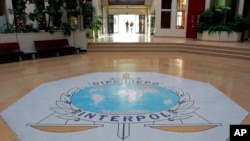 法國里昂的國際刑警組織總部入口大廳（2007年10月16日）