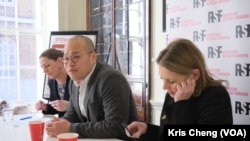 黎智英的儿子黎崇恩在伦敦出席新闻自由组织“无国界记者”的记者会。(2025年3月7日）