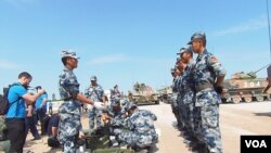 中国仅能出钱？今年夏季来俄罗斯参加军事比赛的中国军人。（美国之音白桦拍摄） 