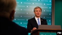 美國聯邦調查局局長克里斯托弗·雷（Christopher Wray）在哈德遜研究所發表有關中國的講話（2020年7月7日）