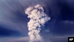 冰島在火山噴發後關閉主要機場