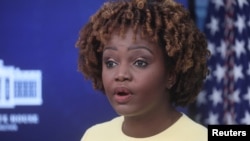 資料照片：2022年12月19日，美國白宮新聞秘書卡琳·讓-皮埃爾在白宮舉行新聞發布會。 （路透社照片）