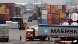 印度孟買港的集裝箱碼頭（2017年6月29日）