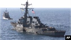 科爾號軍艦曾被炸開一個大洞。