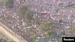 Жители Панамы на демонстрации призывают к выдаче Ватиканом генерала Норьега Соединенным Штатам, 3 января 1990