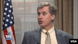 美國國務院副助理國務卿斯考特·巴斯比。 