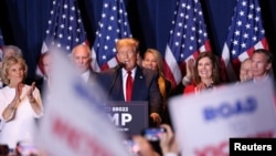 2024年2月24日，共和黨總統候選人、美國前總統特朗普在美國南卡羅來納州哥倫比亞市主持南卡羅來納州共和黨總統初選晚會。（路透社）