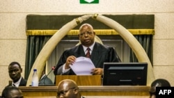 津巴布韋議會議長宣讀穆加貝的辭職信